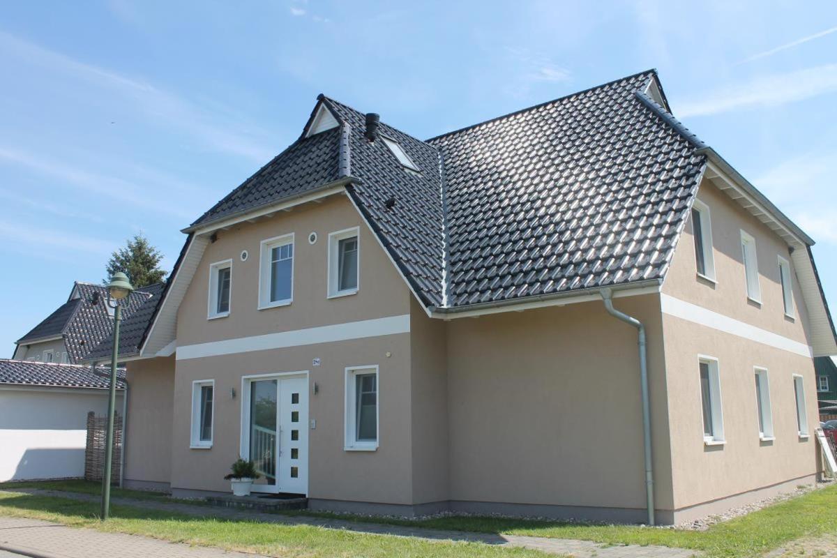 Ferienwohnung Blue In Борн Екстериор снимка