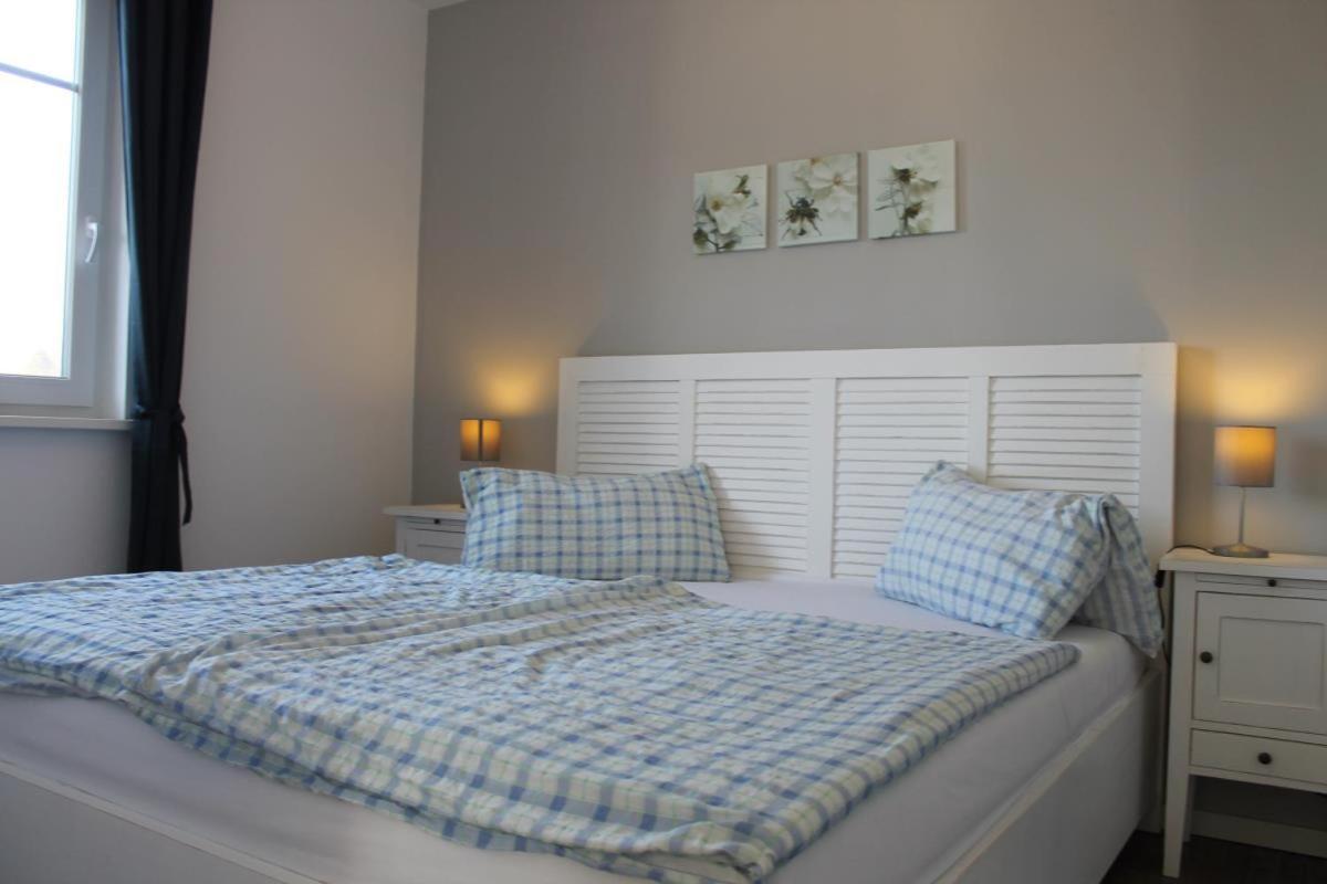 Ferienwohnung Blue In Борн Екстериор снимка