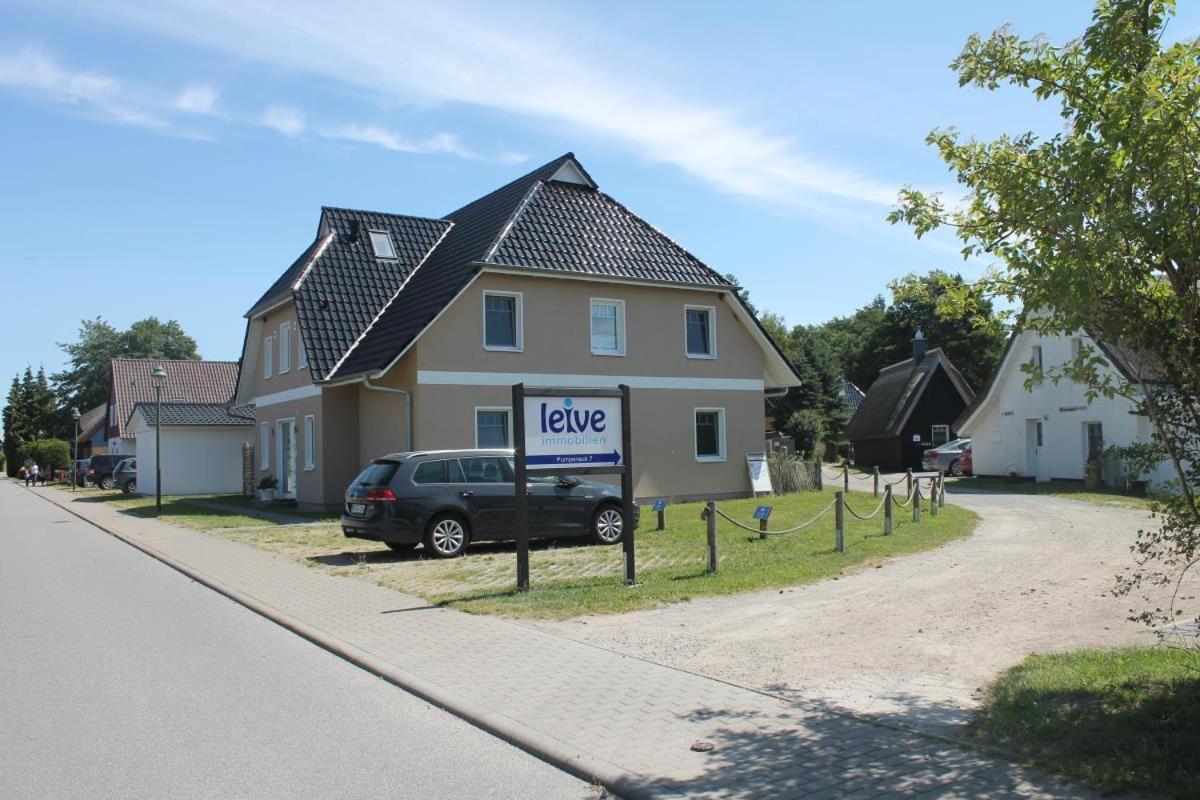Ferienwohnung Blue In Борн Екстериор снимка