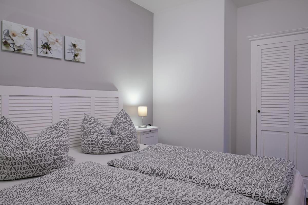 Ferienwohnung Blue In Борн Екстериор снимка