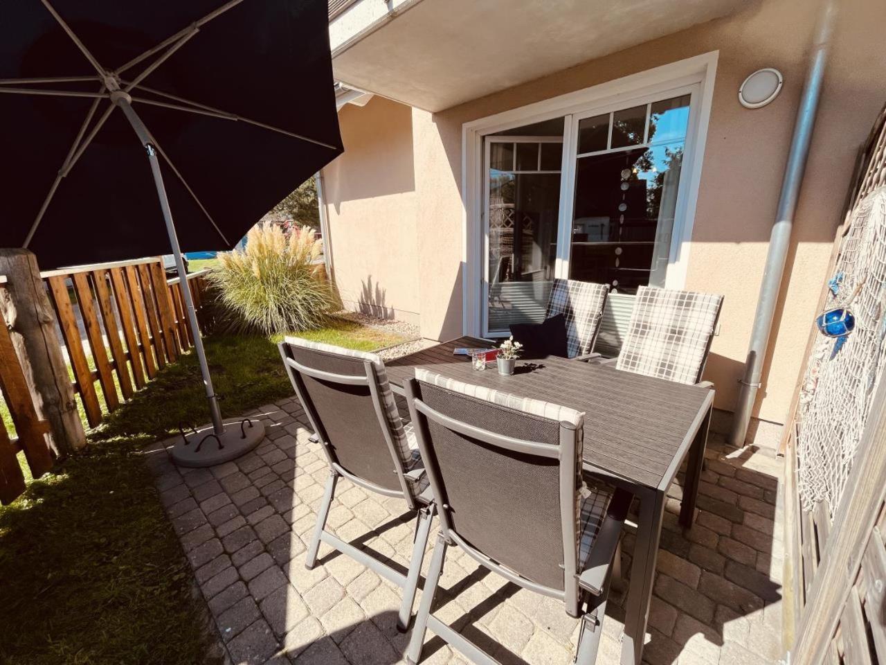 Ferienwohnung Blue In Борн Екстериор снимка